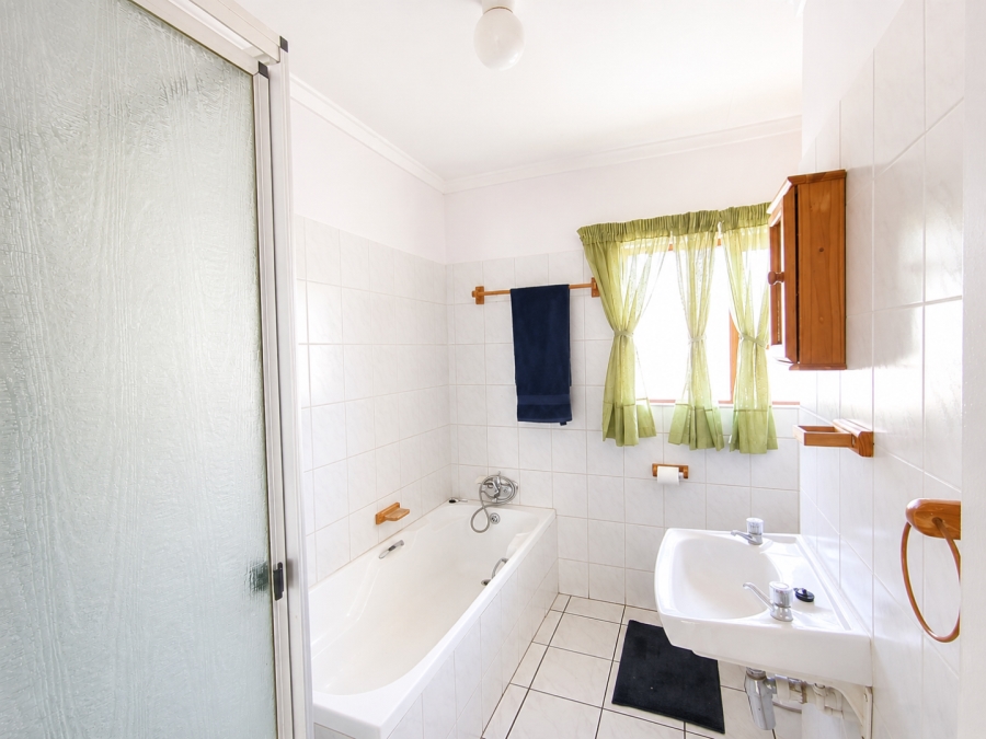 2 Bedroom Property for Sale in Langenhovenpark Free State